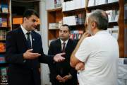 Книжный фонд общинных библиотек пополняется: мэр Еревана посетил издательства