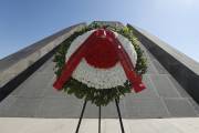 Սանկտ Պետերբուրգի Օրենսդիր ժողովի նախագահը հարգանքի տուրք է մատուցել Հայոց ցեղասպանության զոհերի հիշատակին